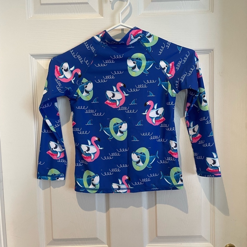 BNWOT KIDS RASHGUARD - Picture 3 of 3